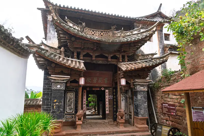Heijing's combined ticket: Wu Family Compound, Dalong Temple, salt workshop