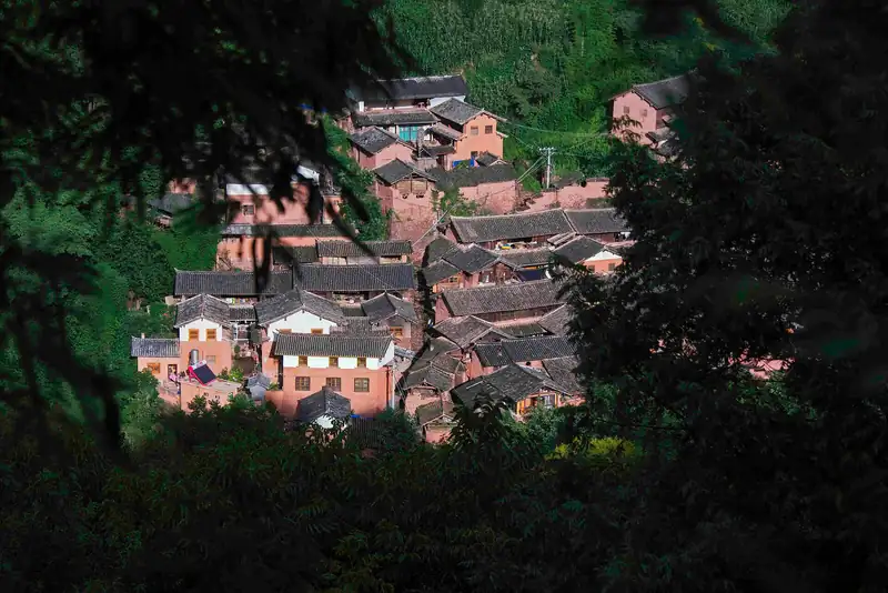 Sleep in Nuodeng, a salt-well village famous for its ham