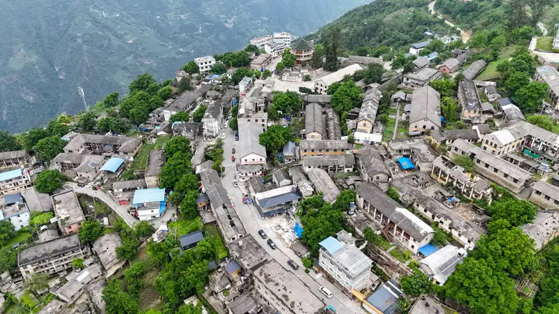 Zhiziluo: an hour in a county town left in the 1970s